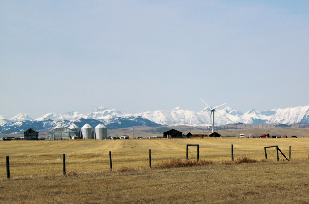 Wind Power, farm and Rocky Mountains, South of Calgary, Alberta Wind Power, farm and Rocky Mountains, South of Calgary, Alberta