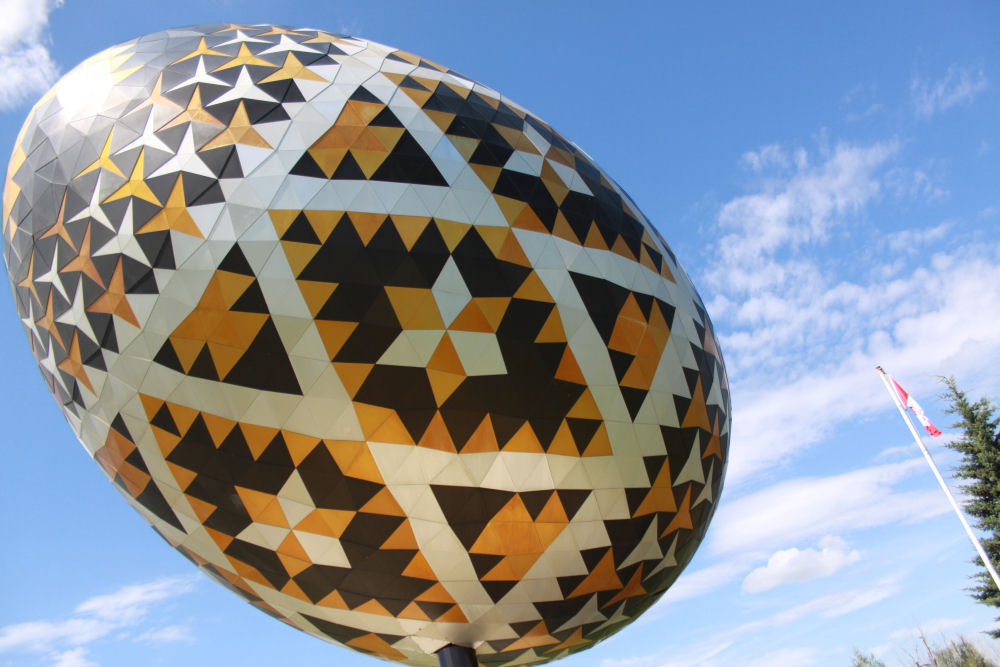 Vegreville, Alberta giant Easter egg, or Ukrainian Pysanka Vegreville, Alberta giant Easter egg, or Ukrainian Pysanka